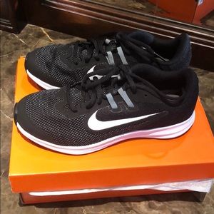Brand New Nike Downshifter 9 Wide Sneakers